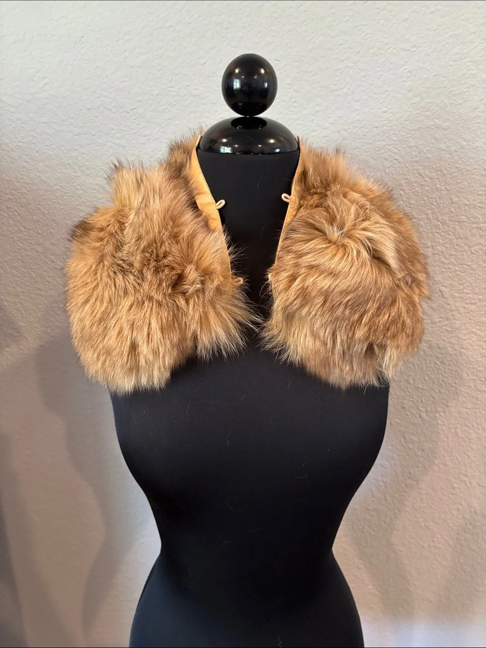 Vintage Saga Fox Fur Collar in Warm Camel with button hooks